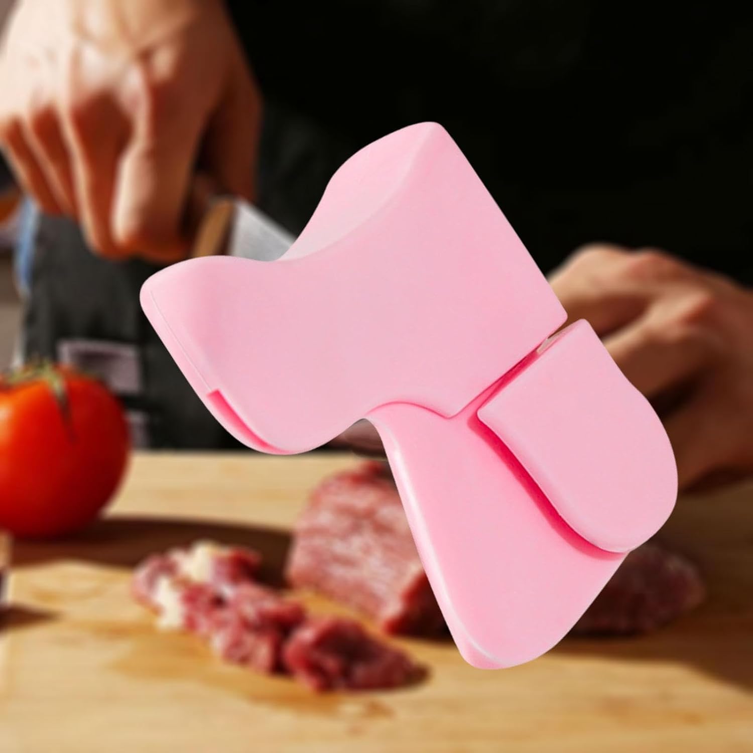 Ergonomic fingers protector compact for kitchen use