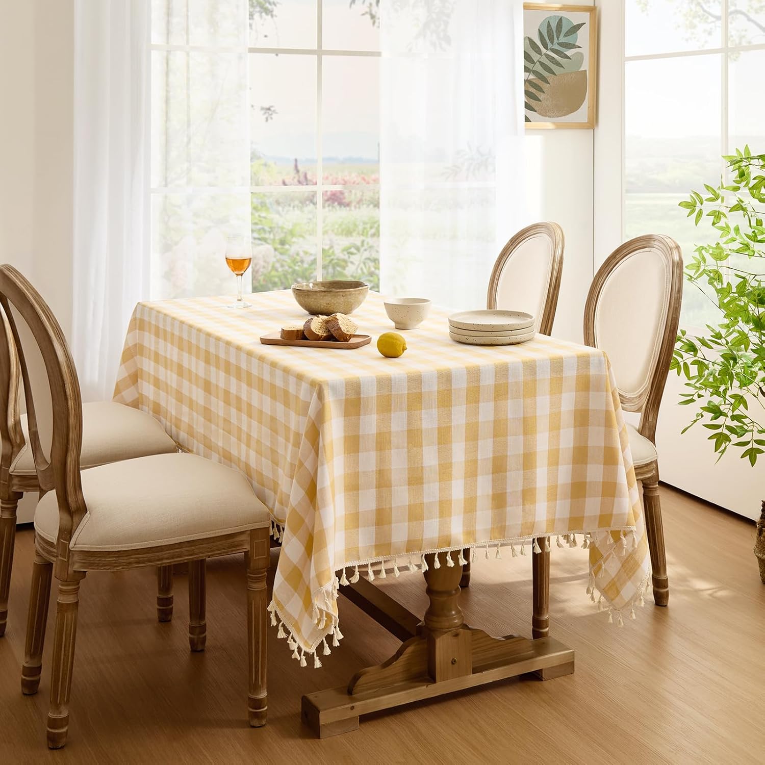 Gingham Tablecloth with Tassels Soft Elegant Leak-Proof Design