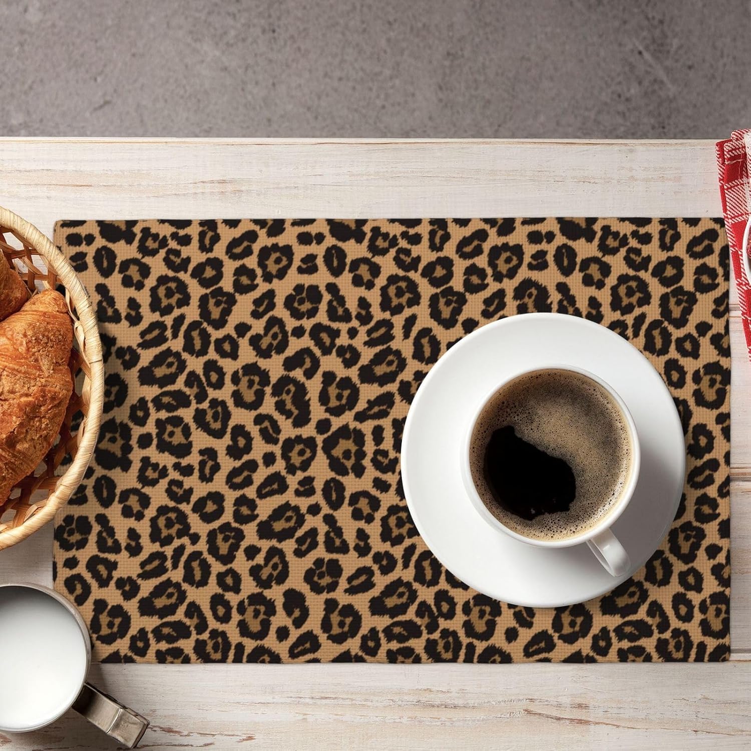 Chic Leopard Print Placemats for Dining