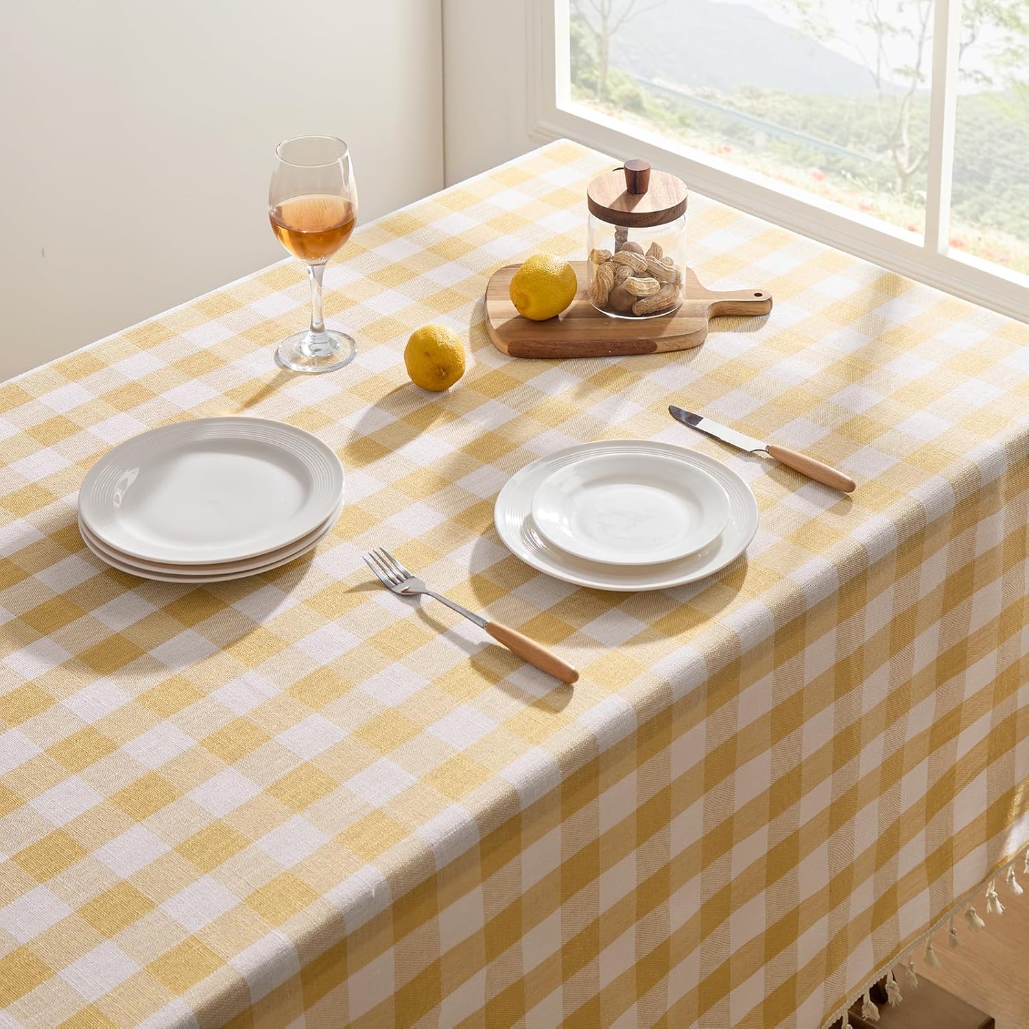 Gingham Tablecloth with Tassels Soft Elegant Leak-Proof Design