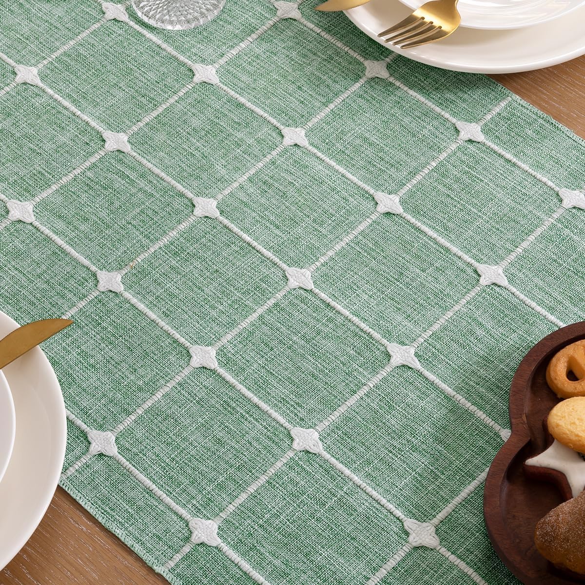 DeZerlor Premium Linen Boho Table Runner